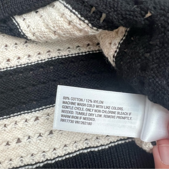 NWT black and cream striped Universal Thread sleeveless button-front sweater S - Picture 5 of 5